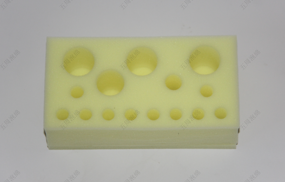 用戶體驗視角：為何上層產品都執著于PU海綿內襯設計？